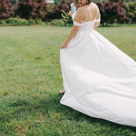 Jane Hill- Huntleigh Wedding Dress Size 13 - Picture 7 of 13